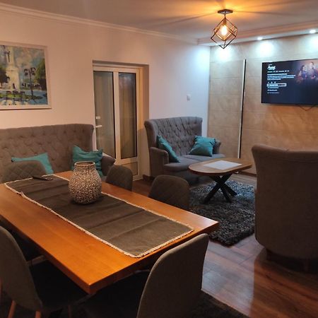 سميديريفو Vila Mila Riverside Apartments الغرفة الصورة