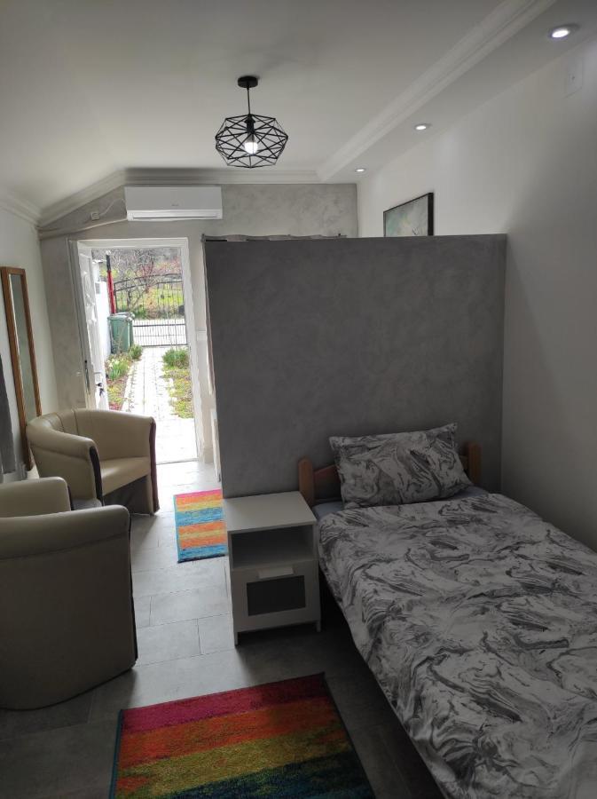 سميديريفو Vila Mila Riverside Apartments المظهر الخارجي الصورة