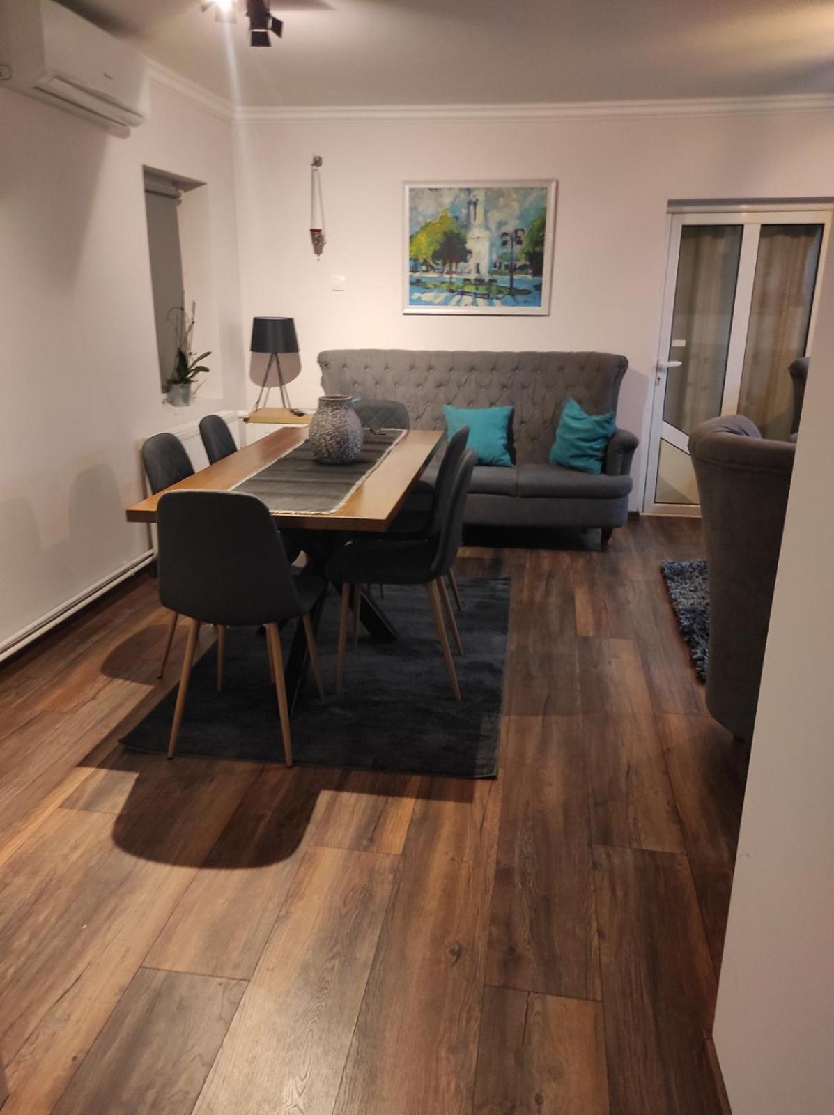 سميديريفو Vila Mila Riverside Apartments الغرفة الصورة