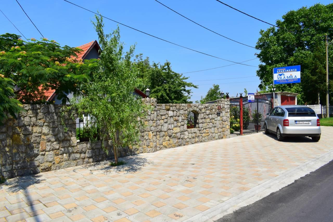 سميديريفو Vila Mila Riverside Apartments المظهر الخارجي الصورة